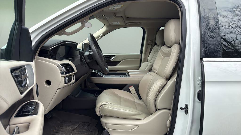 Used 2021 Lincoln Navigator Reserve AWD/4WD image 11