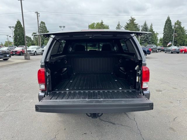 Used 2022 Toyota Tacoma SR5 AWD/4WD image 12