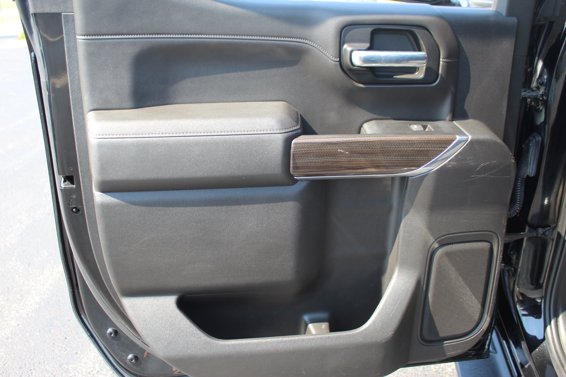 Used 2022 Chevrolet Silverado 1500 LT Trail Boss w/ Bed Protection Package AWD/4WD image 27