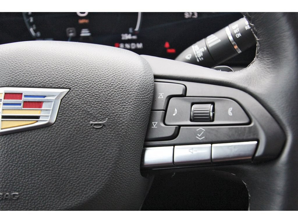 Used 2025 Cadillac XT4 Premium Luxury FWD image 15