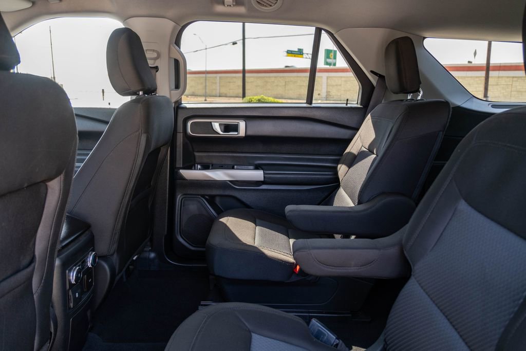 Used 2022 Ford Explorer XLT image 14