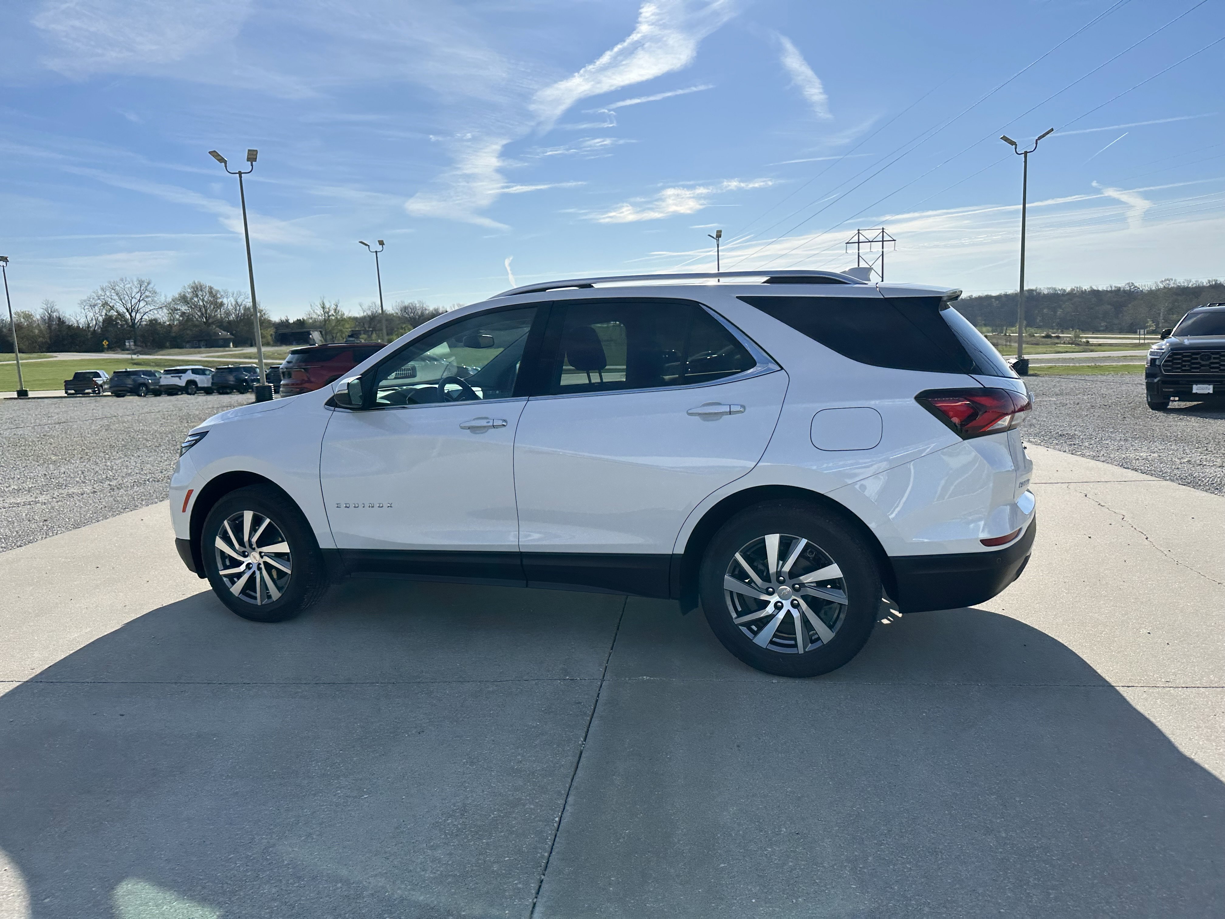 Used 2024 Chevrolet Equinox Premier AWD/4WD image 6