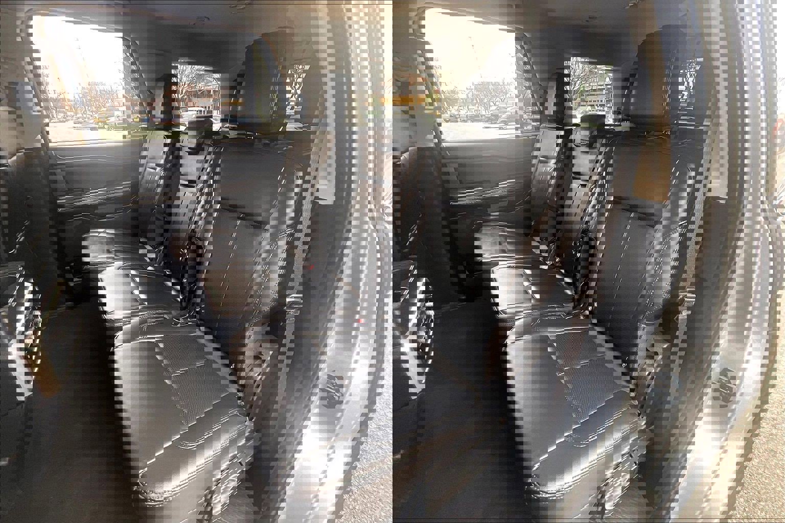 Used 2024 Ford Expedition XLT image 30