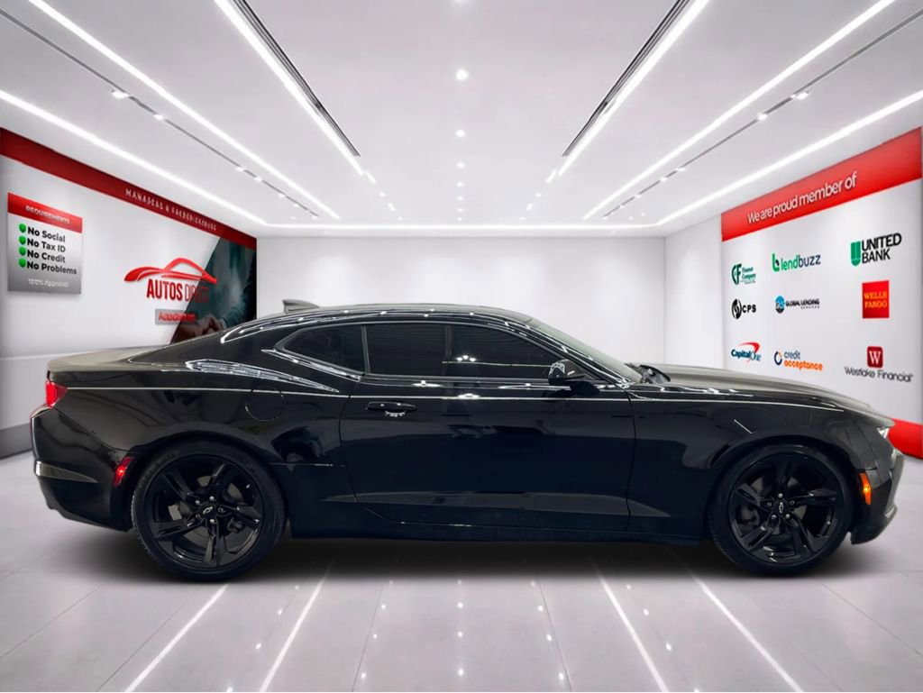 Used 2022 Chevrolet Camaro LT RWD image 9