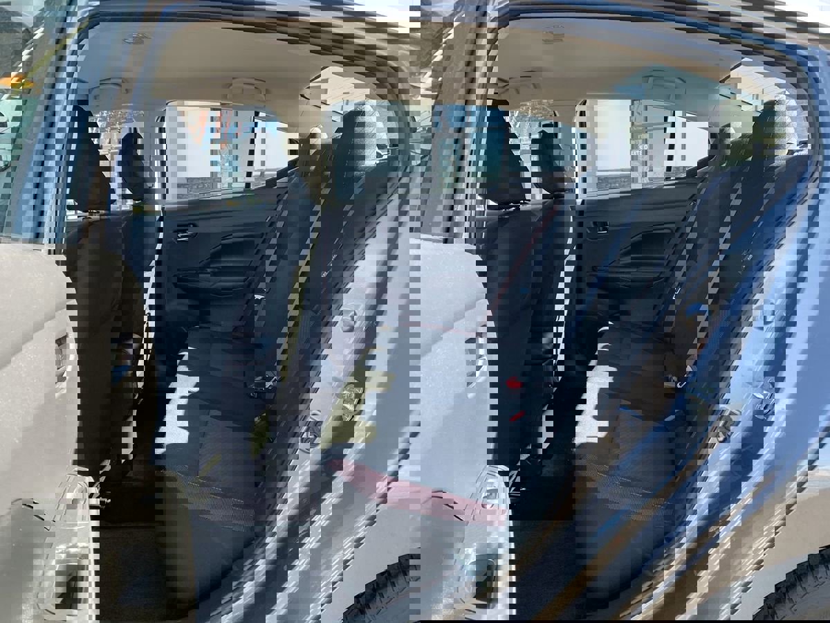 Used 2024 Nissan Versa SR image 25