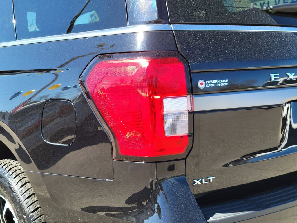 Used 2024 Ford Expedition XLT image 11