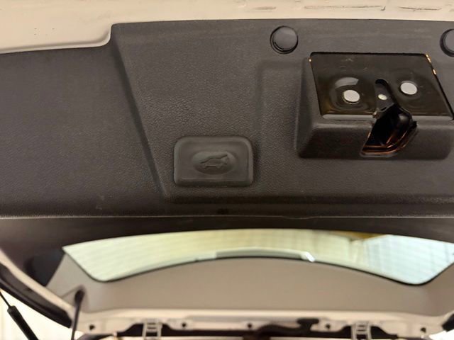 Used 2012 Chevrolet Traverse LT FWD image 11