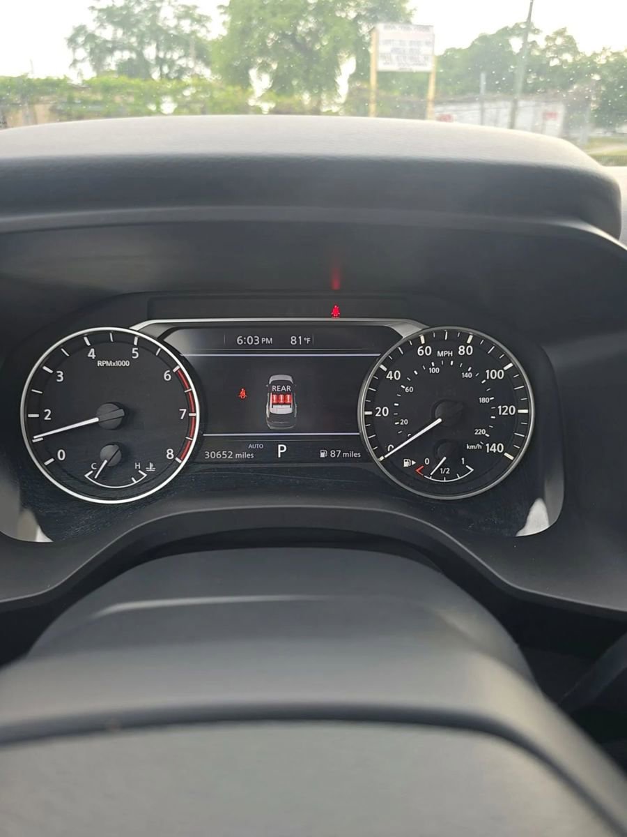 Used 2025 Nissan Rogue SV image 8