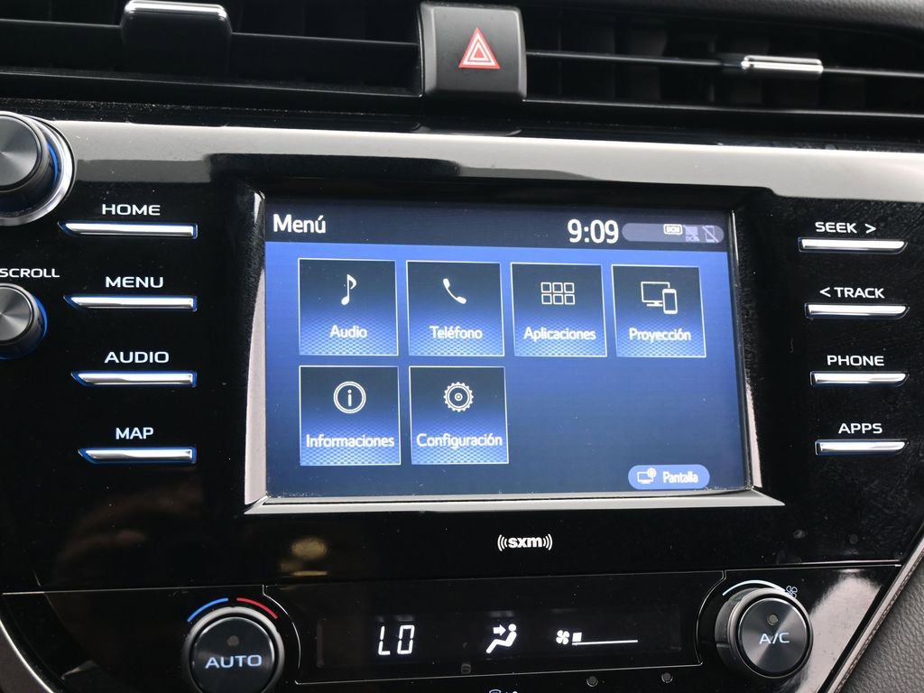 Used 2020 Toyota Camry SE image 18