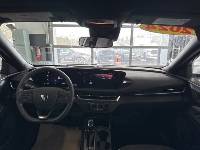 Used 2024 Buick Envista Preferred image 24