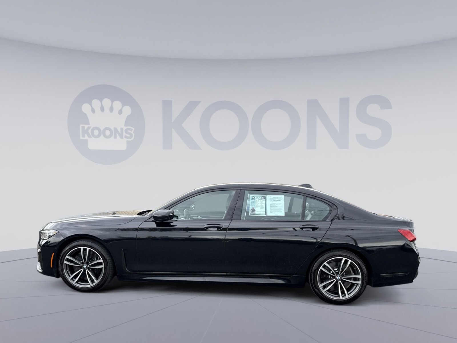Used 2022 BMW 740i xDrive w/ M Sport Package AWD/4WD image 2