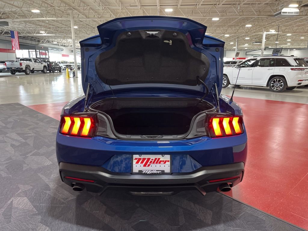 Used 2024 Ford Mustang Premium image 11