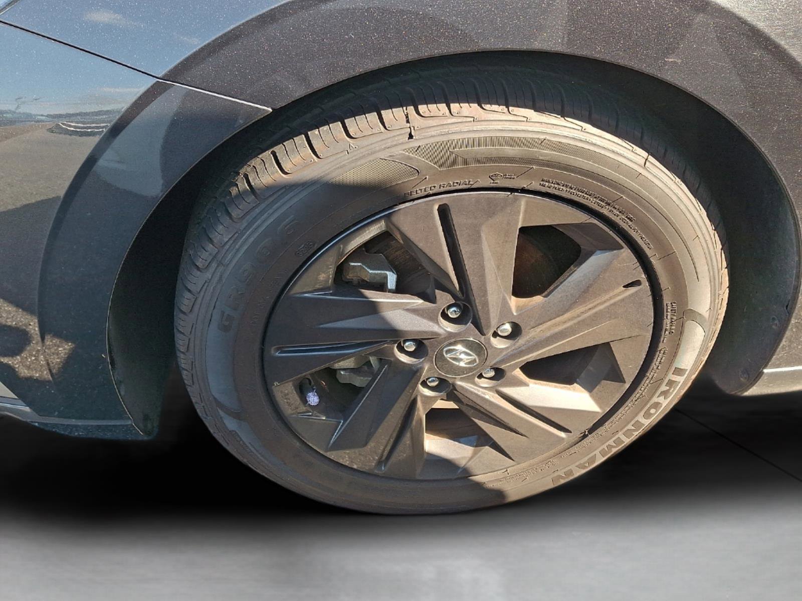 Used 2023 Hyundai Elantra SEL FWD image 7