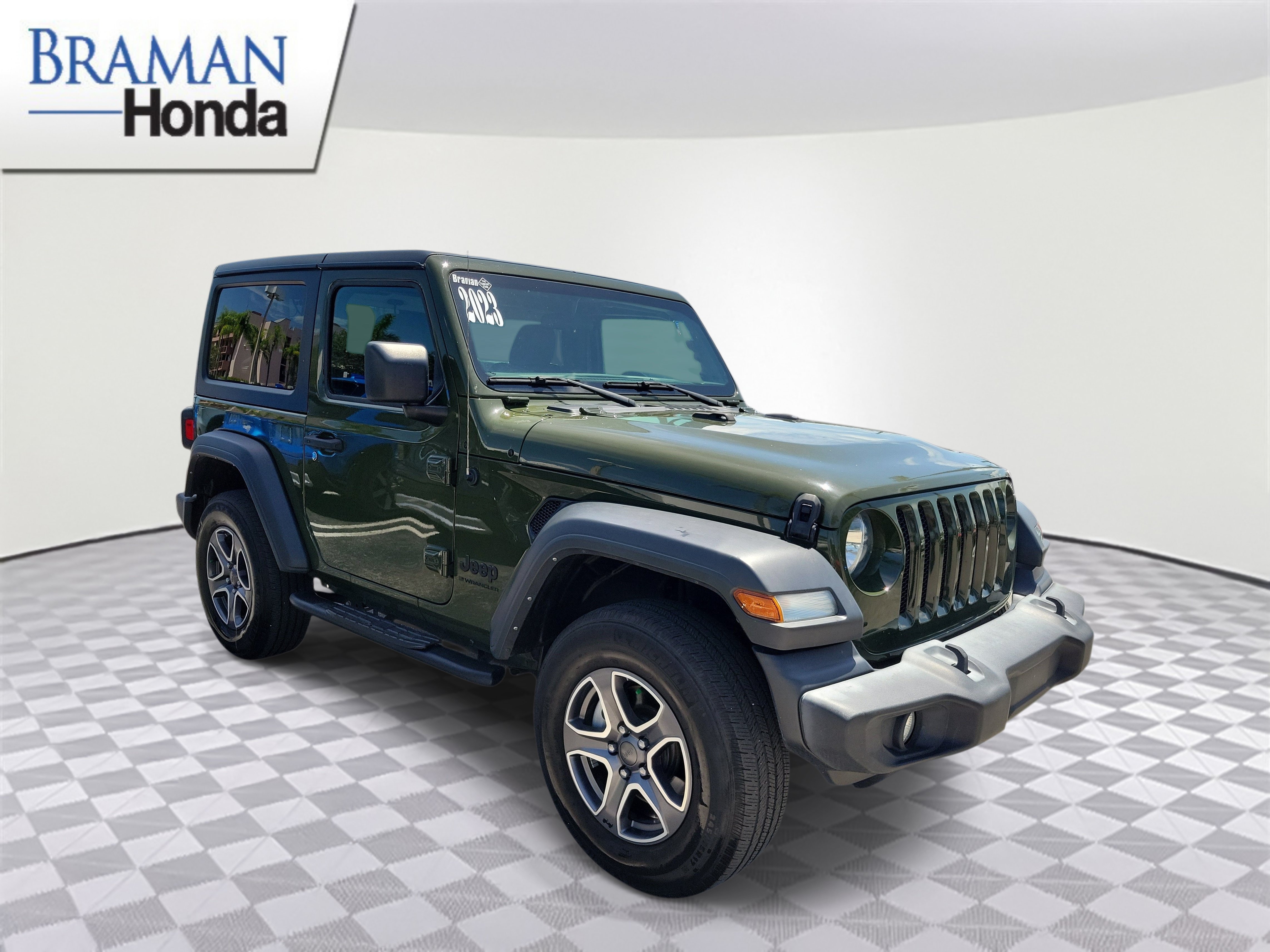 Used 2023 Jeep Wrangler Sport AWD/4WD image 2