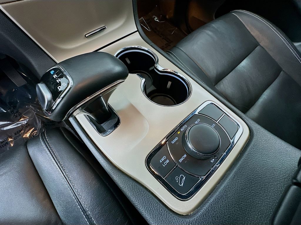 Used 2014 Jeep Grand Cherokee Limited w/ Trailer Tow Group IV image 19