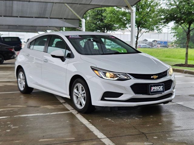 Used 2018 Chevrolet Cruze LT w/ Convenience Package FWD image 3