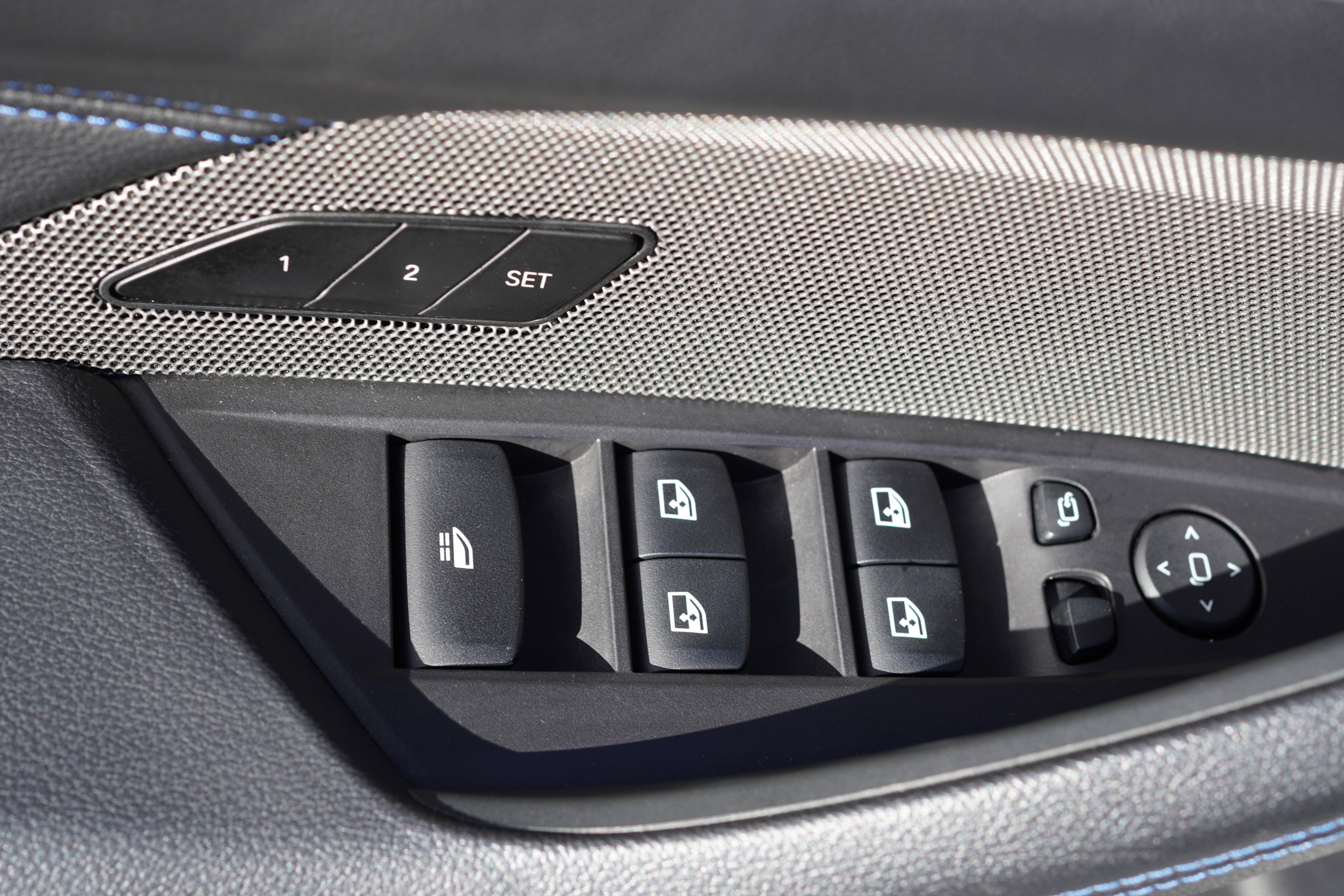 Used 2022 BMW 440i xDrive Convertible w/ Premium Package image 28