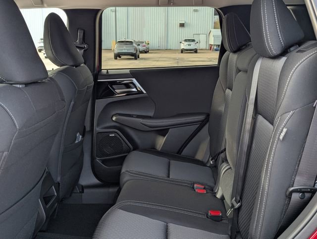 New 2025 Mitsubishi Outlander ES FWD image 21