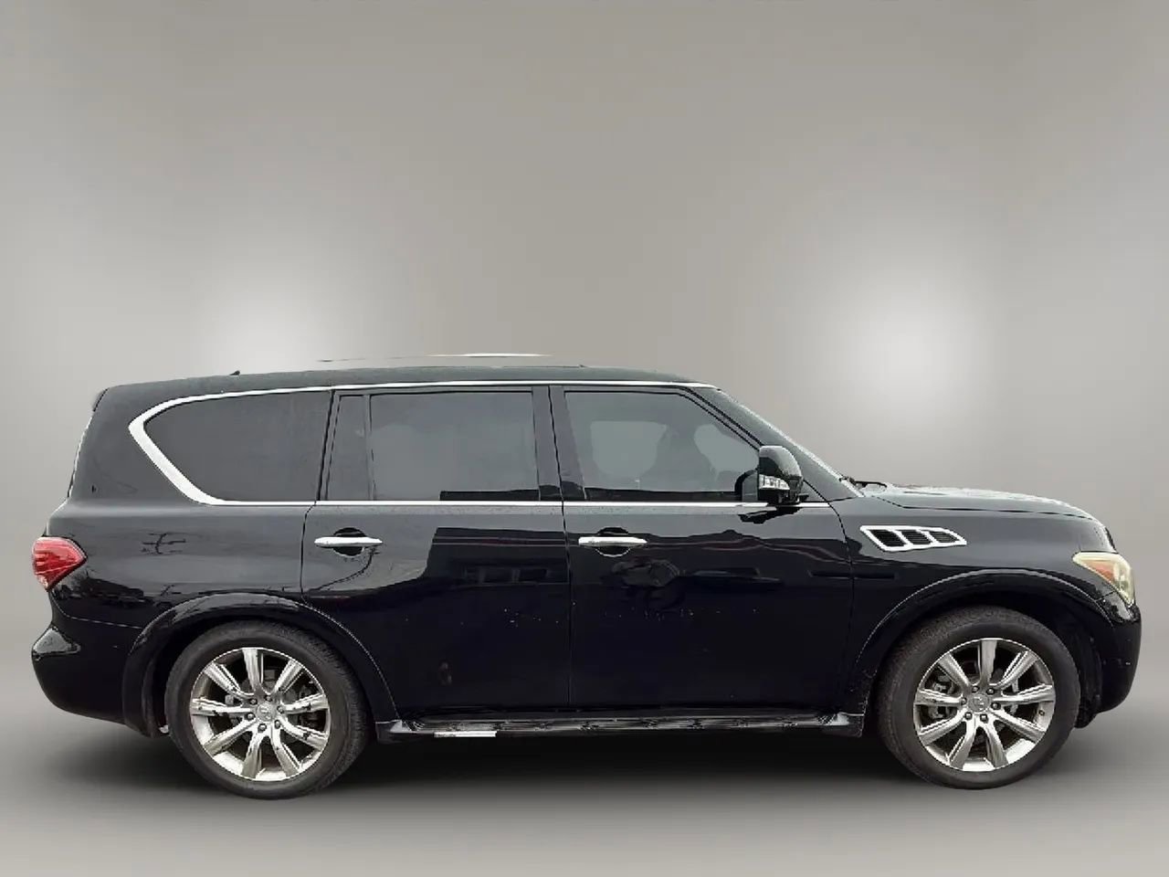 Used 2012 INFINITI QX56 4WD w/ Deluxe Touring Pkg image 6