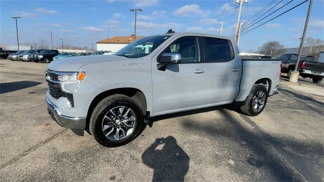 Used 2024 Chevrolet Silverado 1500 LT image 6