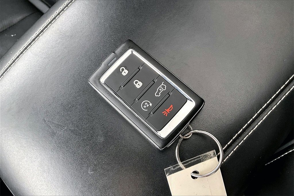 Used 2023 Jeep Grand Cherokee Overland w/ MOPAR Finishing Package image 6