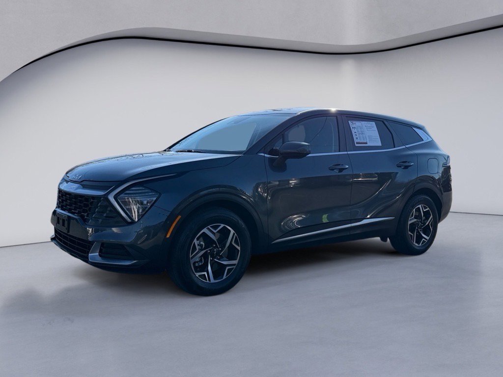 Used 2024 Kia Sportage LX image 1