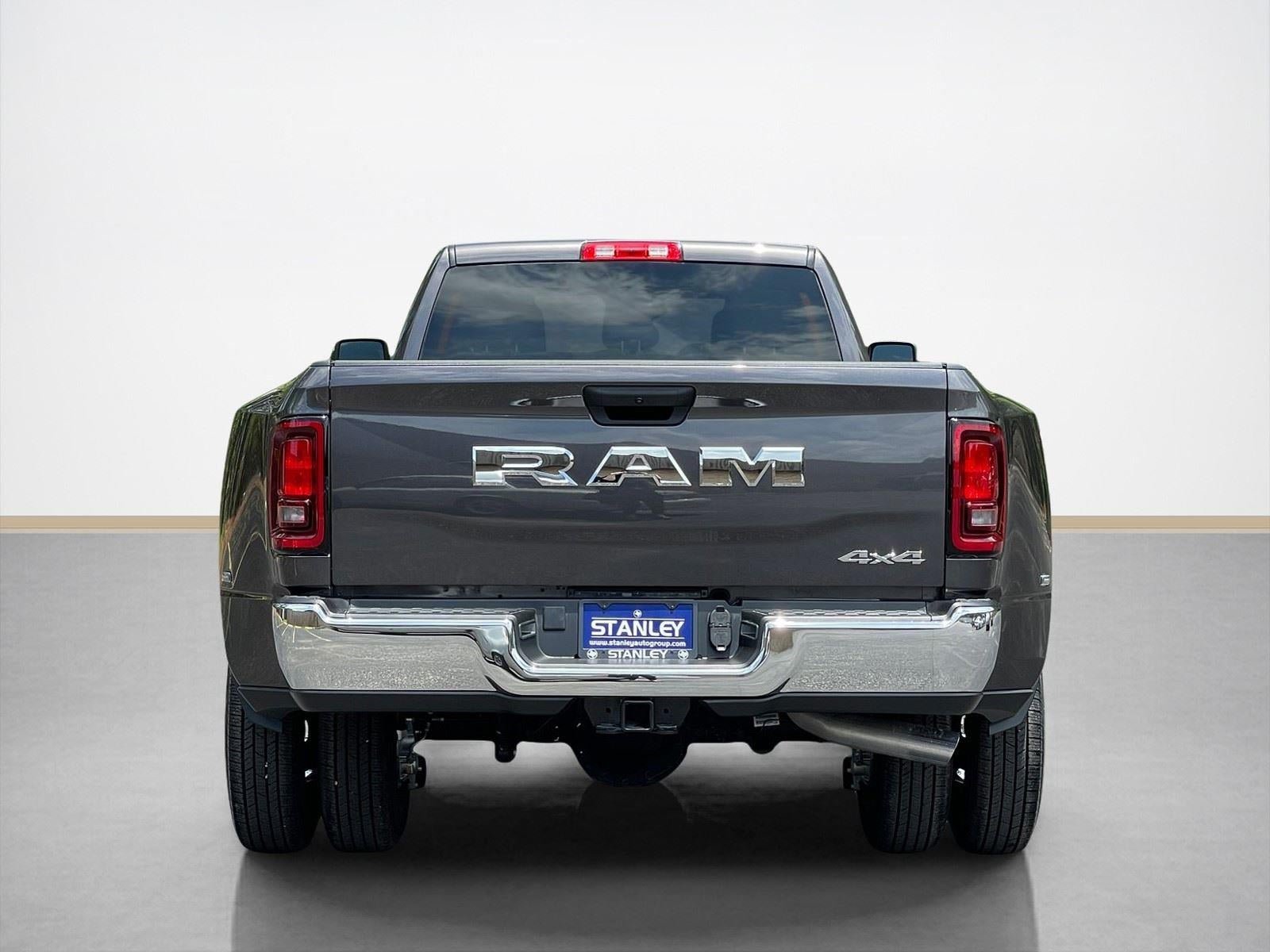 New 2026 RAM 3500 Tradesman AWD/4WD image 7