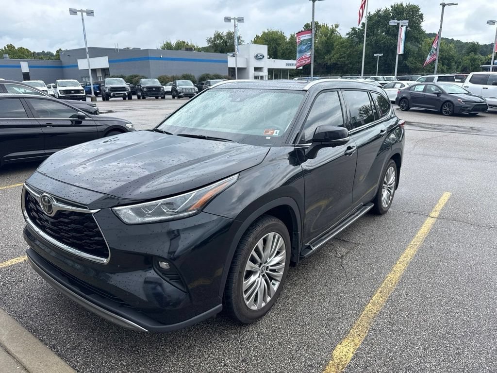 Used 2025 Toyota Highlander Platinum AWD/4WD image 35