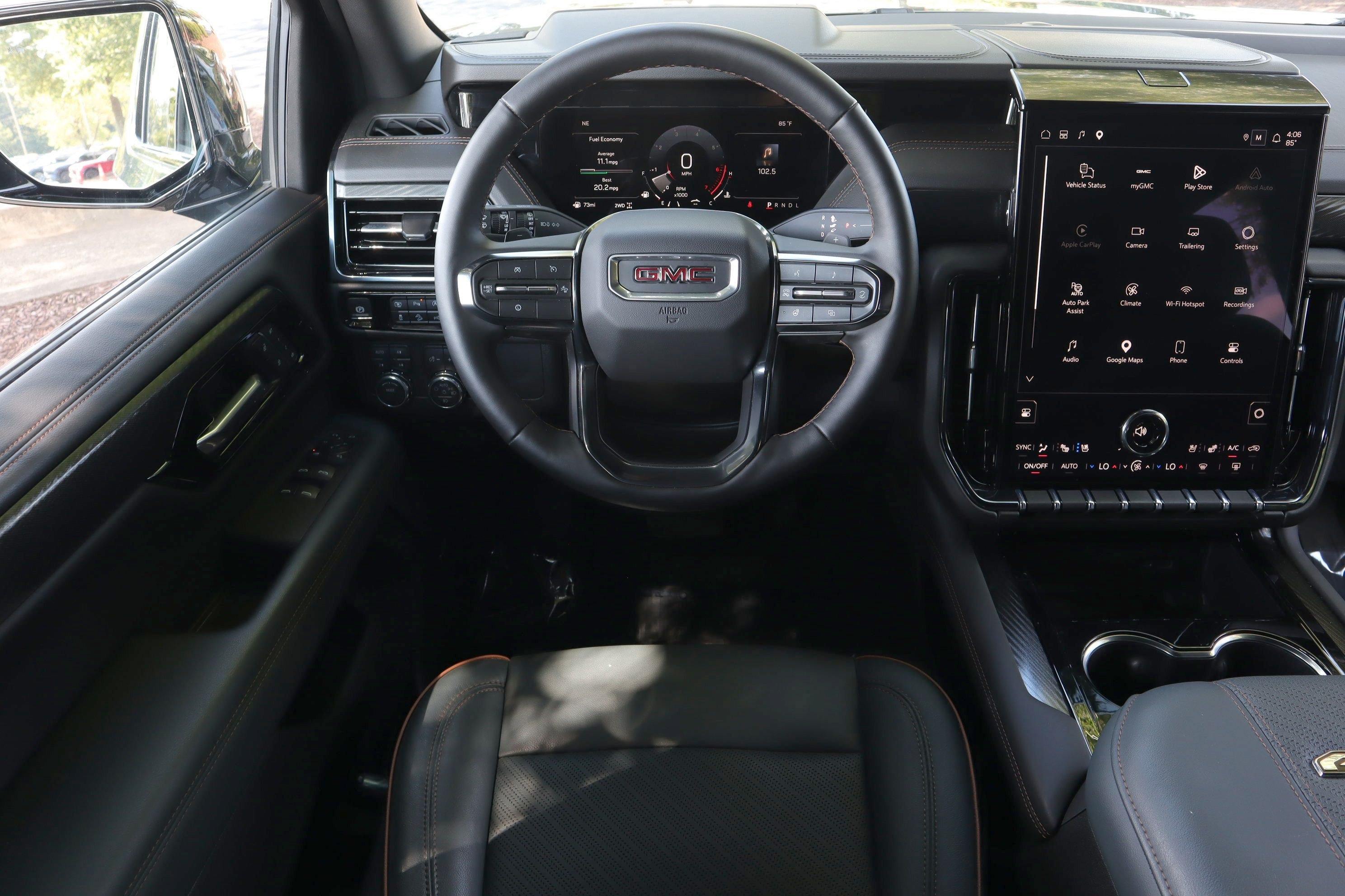 Used 2026 GMC Yukon AT4 AWD/4WD image 30
