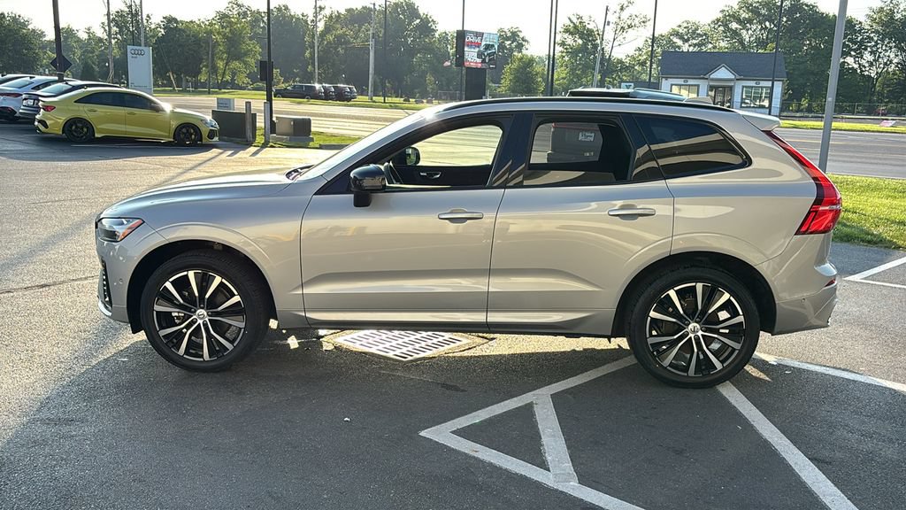 Certified 2025 Volvo XC60 B5 Plus AWD/4WD image 3