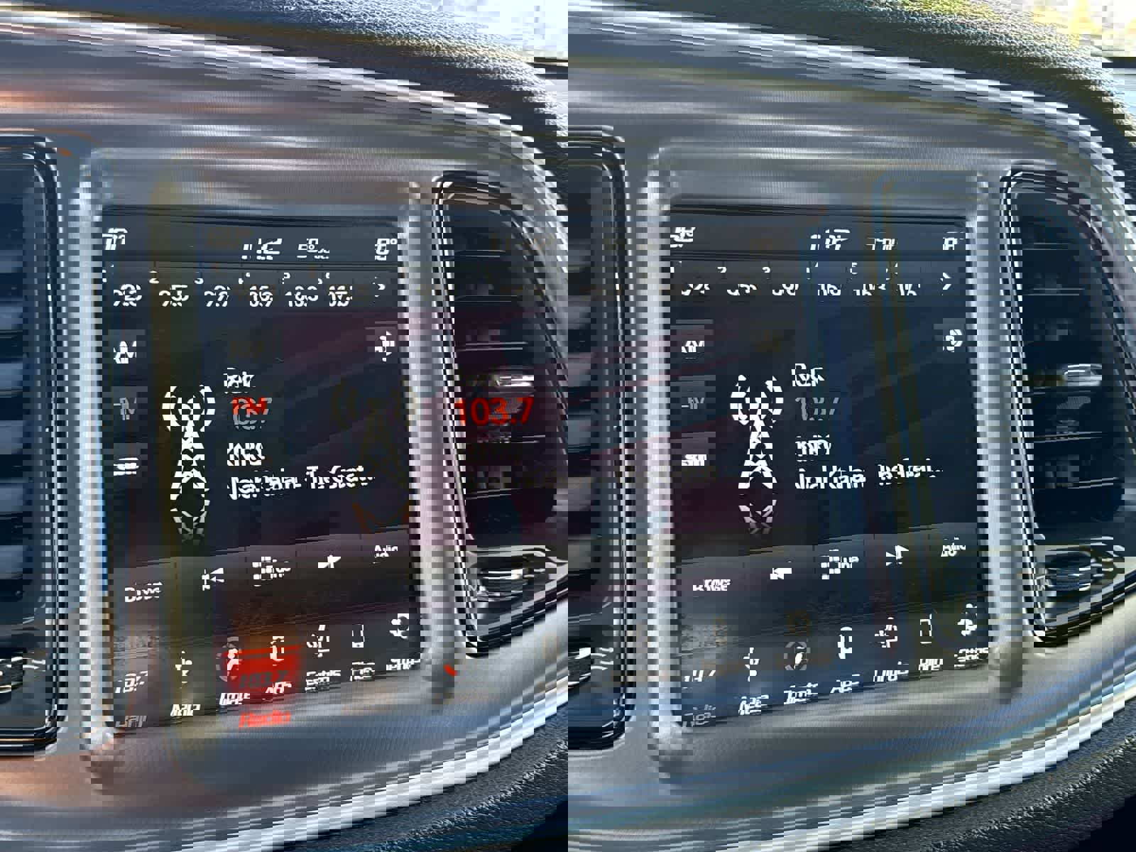 Used 2019 Dodge Challenger SXT w/ Plus Package image 16