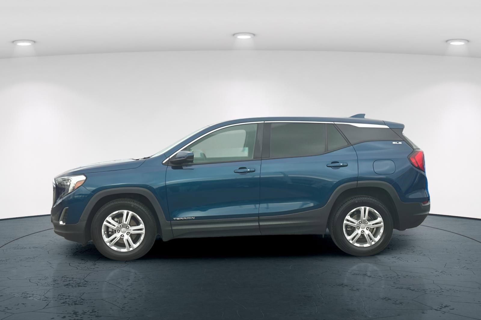 Used 2020 GMC Terrain SLE image 3