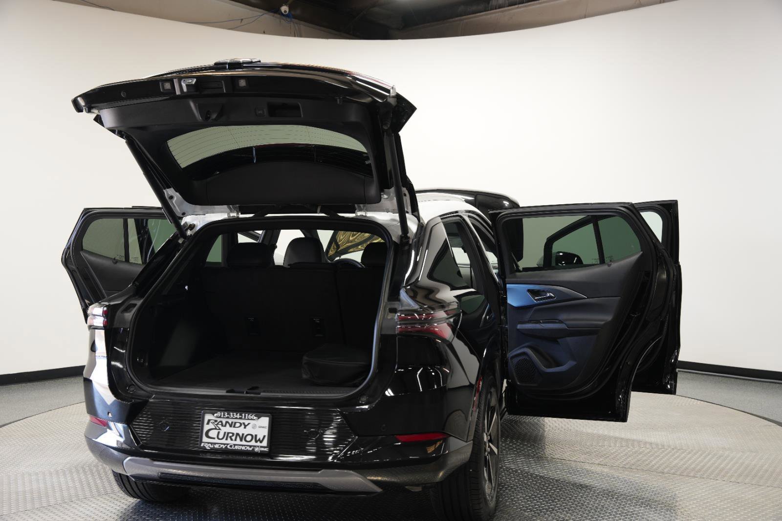 Used 2025 Chevrolet Equinox EV LT w/ Convenience Package image 10