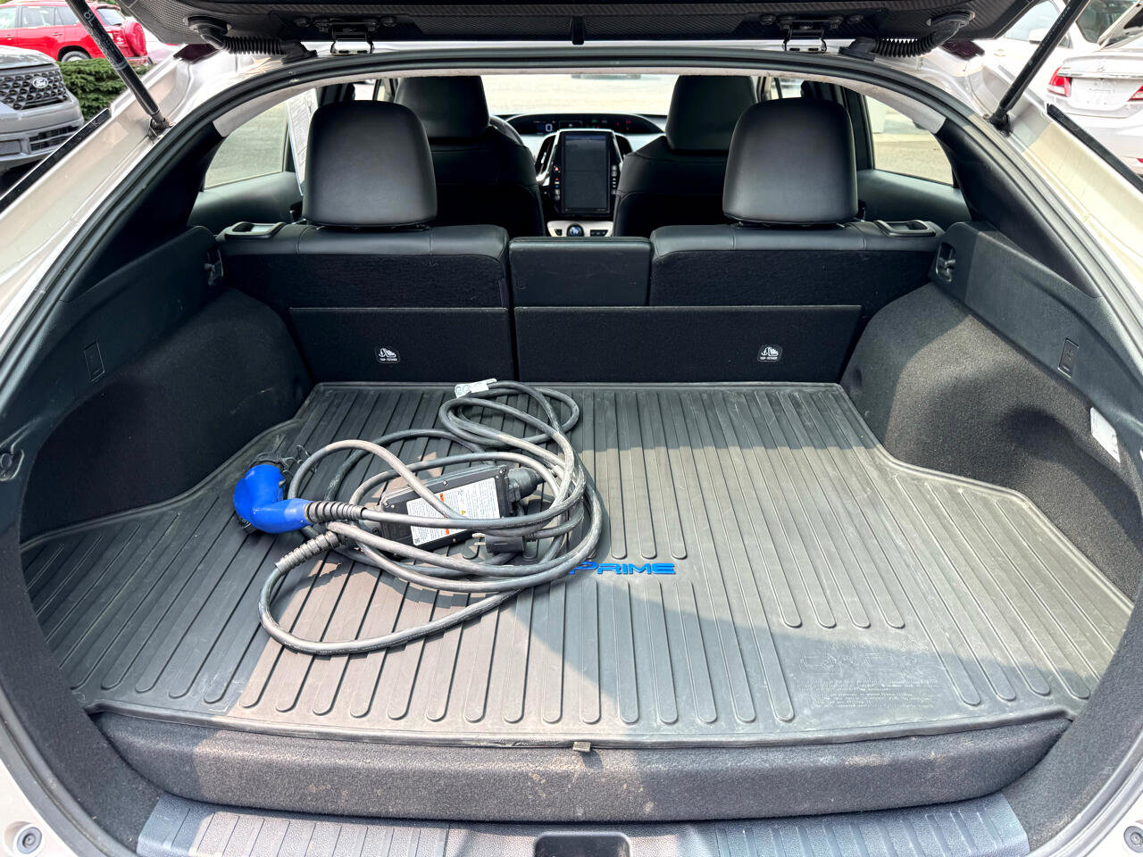 Used 2018 Toyota Prius Prime Premium image 12