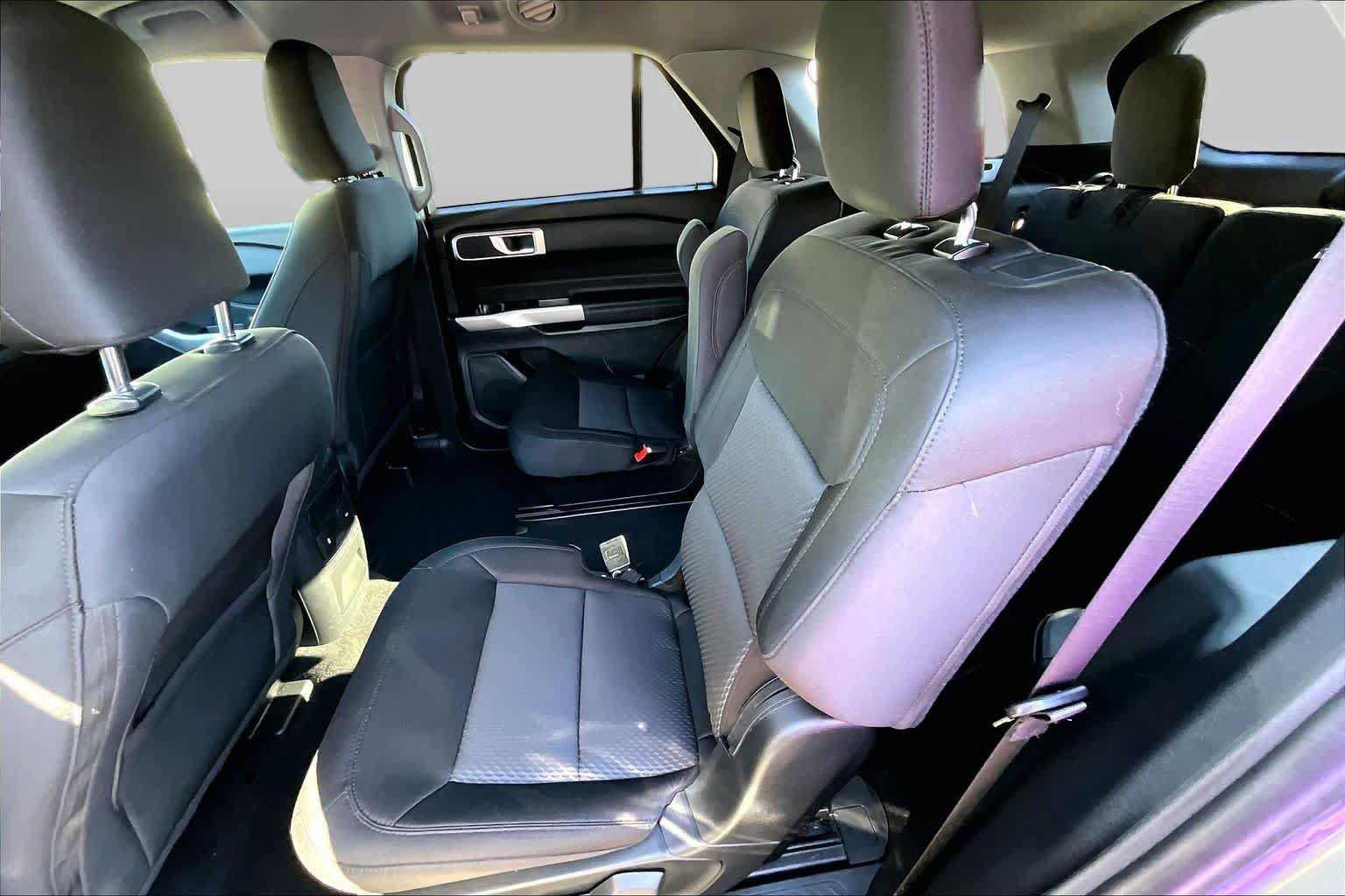 Certified 2023 Ford Explorer XLT RWD image 21