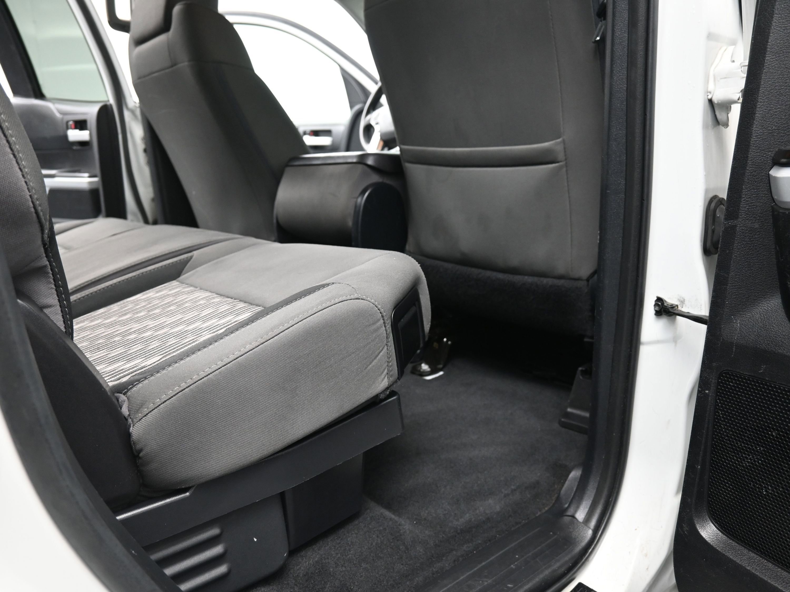 Used 2018 Toyota Tundra SR5 image 24