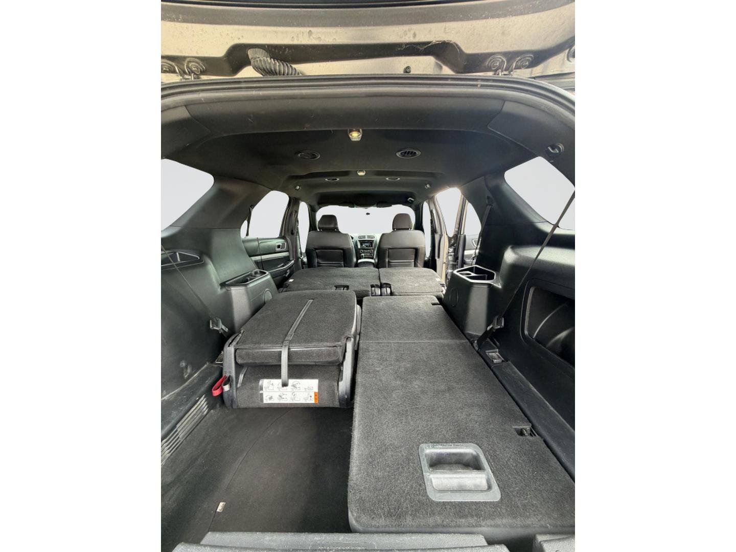 Used 2016 Ford Explorer XLT w/ Equipment Group 202A FWD image 27