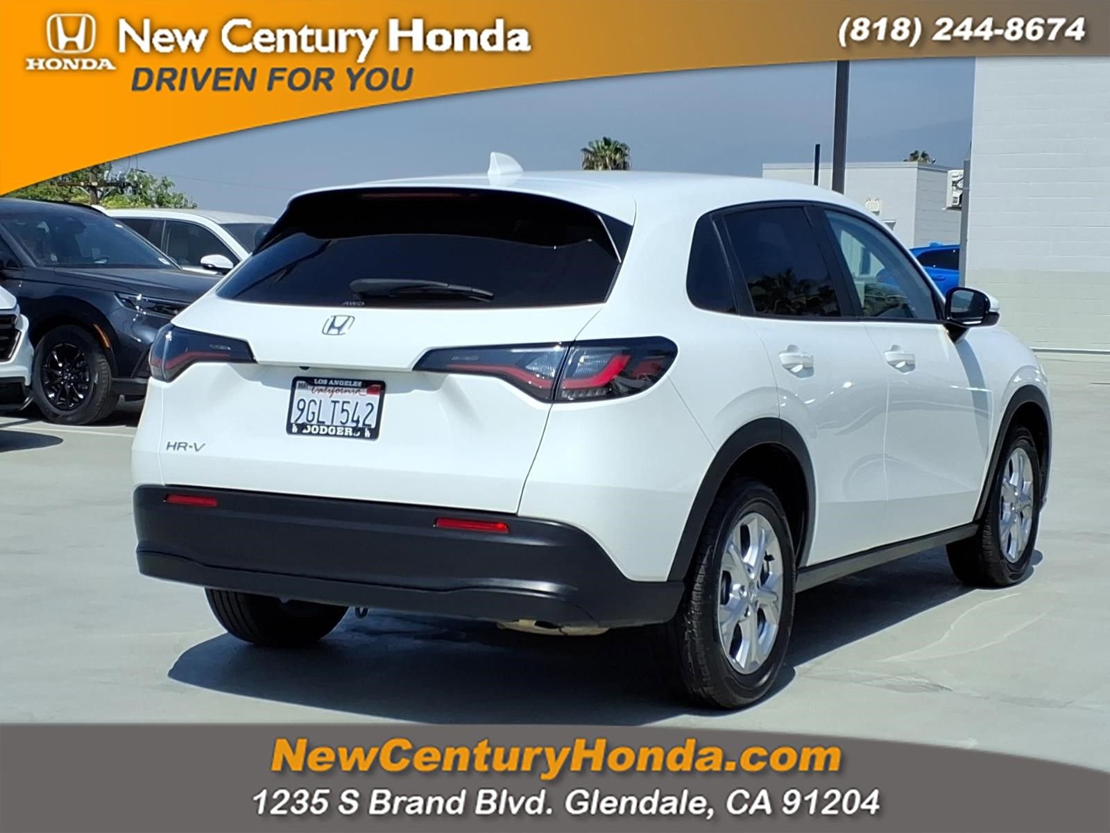 Used 2023 Honda HR-V LX image 3