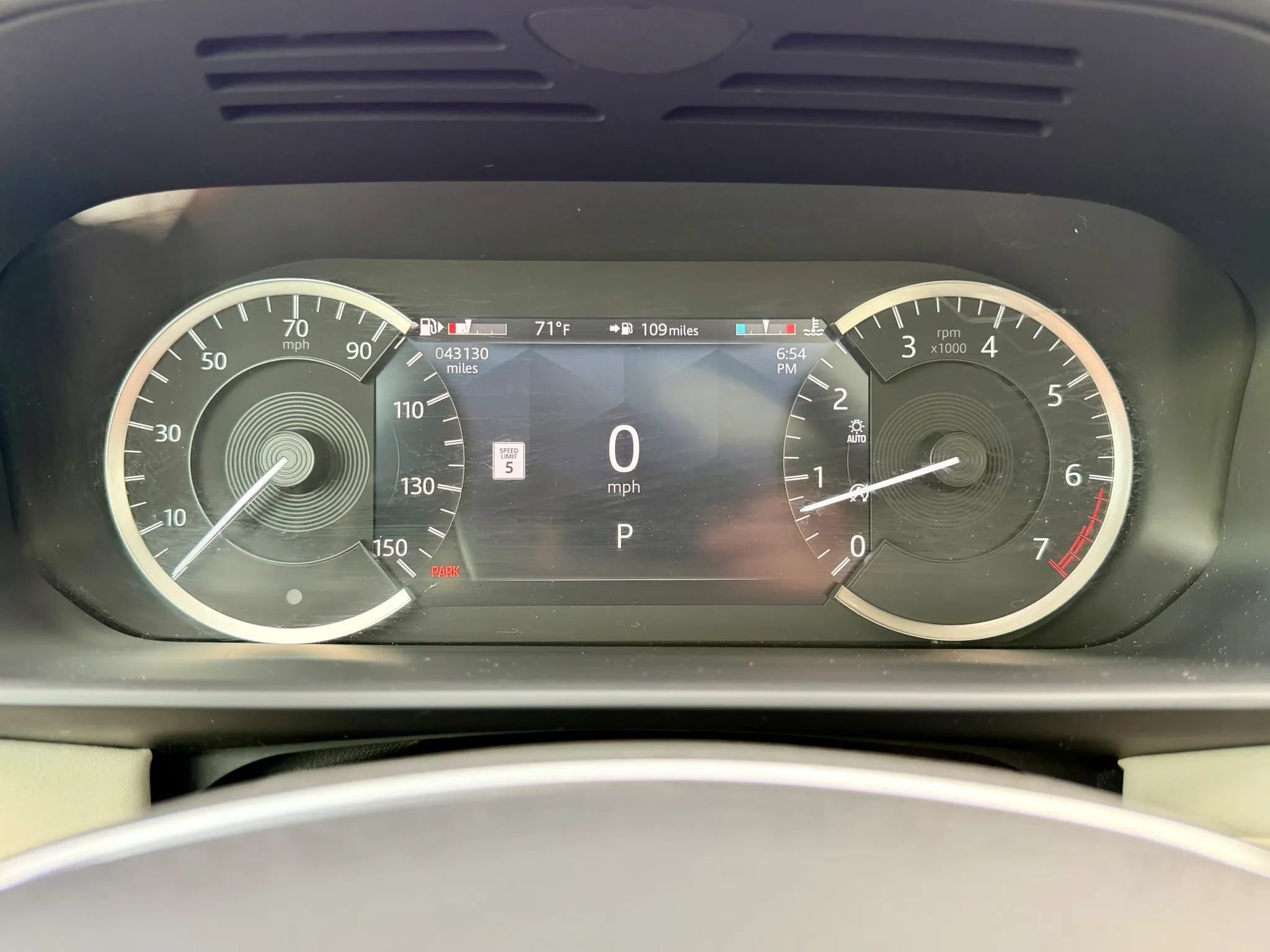 Used 2023 Land Rover Discovery S AWD/4WD image 23