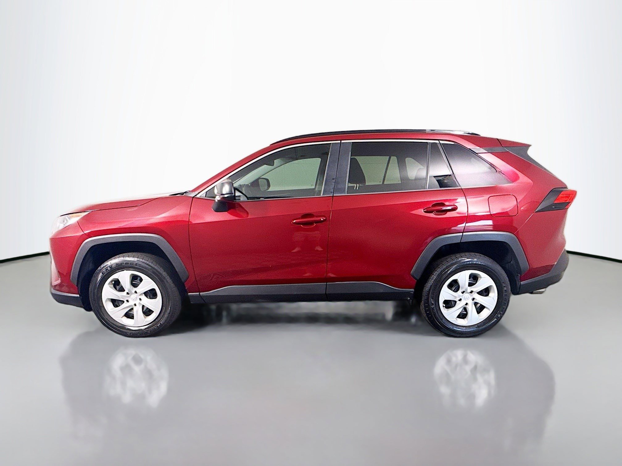 Used 2020 Toyota RAV4 LE image 6