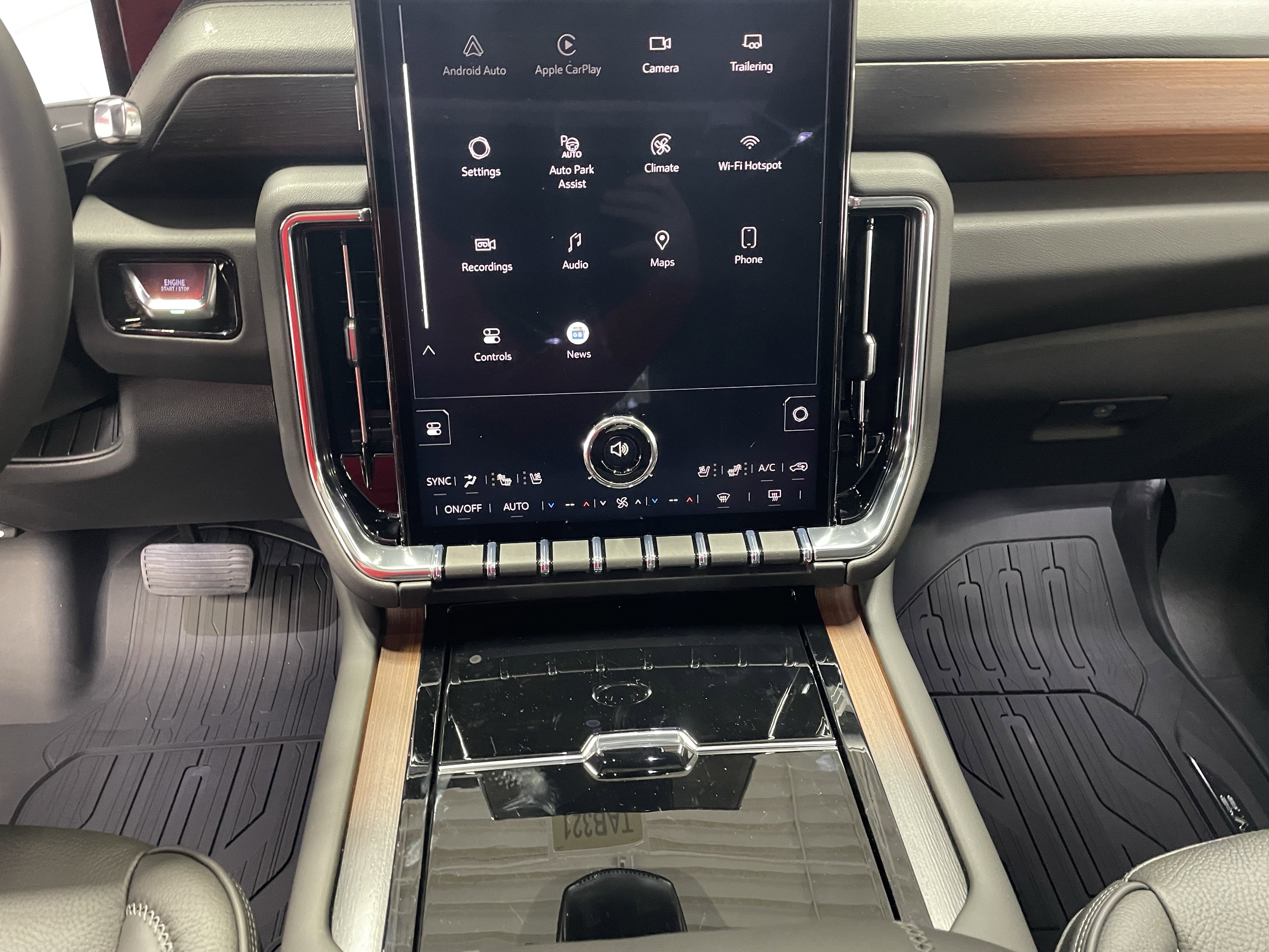 New 2026 GMC Yukon Denali w/ Sun & Power Step Package image 21