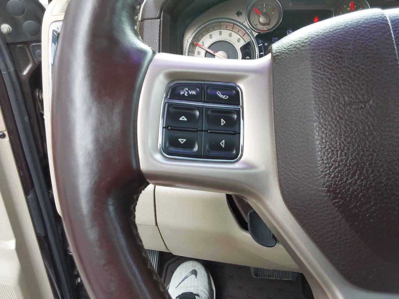 Used 2016 RAM 3500 Laramie Longhorn image 33