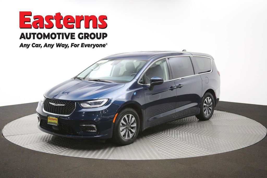 Used 2023 Chrysler Pacifica Touring-L FWD image 58