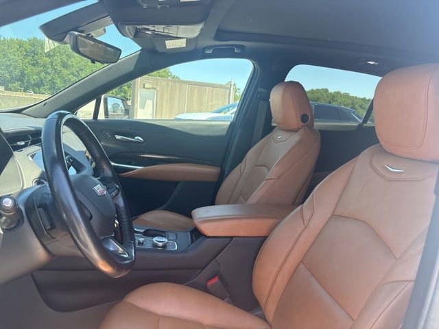 Used 2022 Cadillac XT4 Premium Luxury w/ Enhanced Visibility Package AWD/4WD image 3