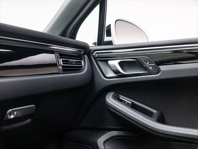Used 2021 Porsche Macan AWD/4WD image 31
