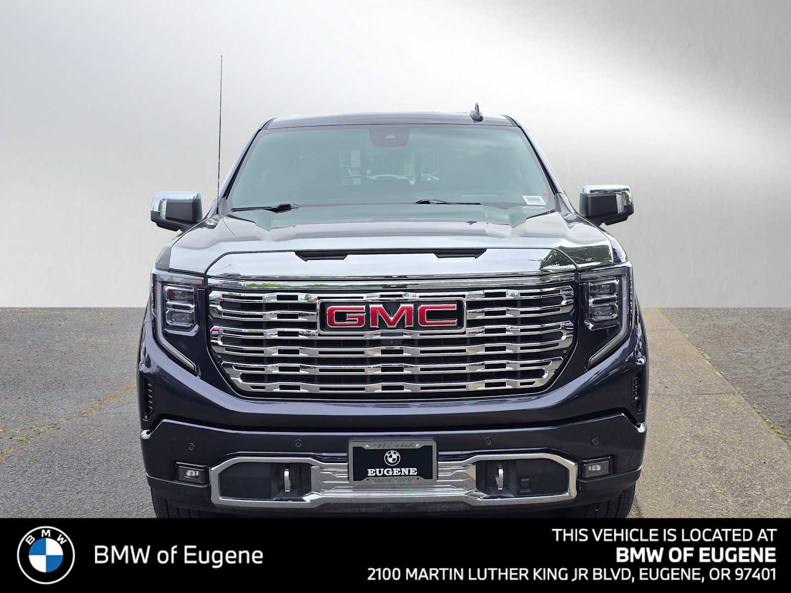 Used 2022 GMC Sierra 1500 Denali w/ Technology Package AWD/4WD image 8