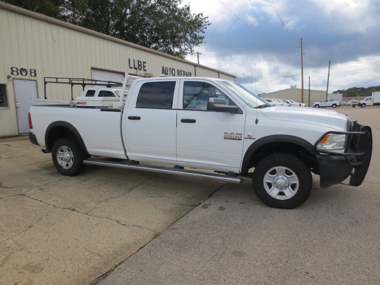 Used 2017 RAM 3500 Tradesman image 2