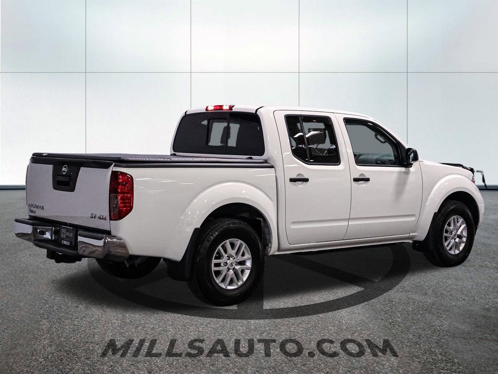 Used 2019 Nissan Frontier SV image 8