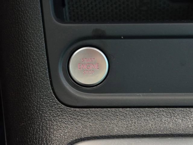 Used 2017 Volkswagen Tiguan Sport image 32