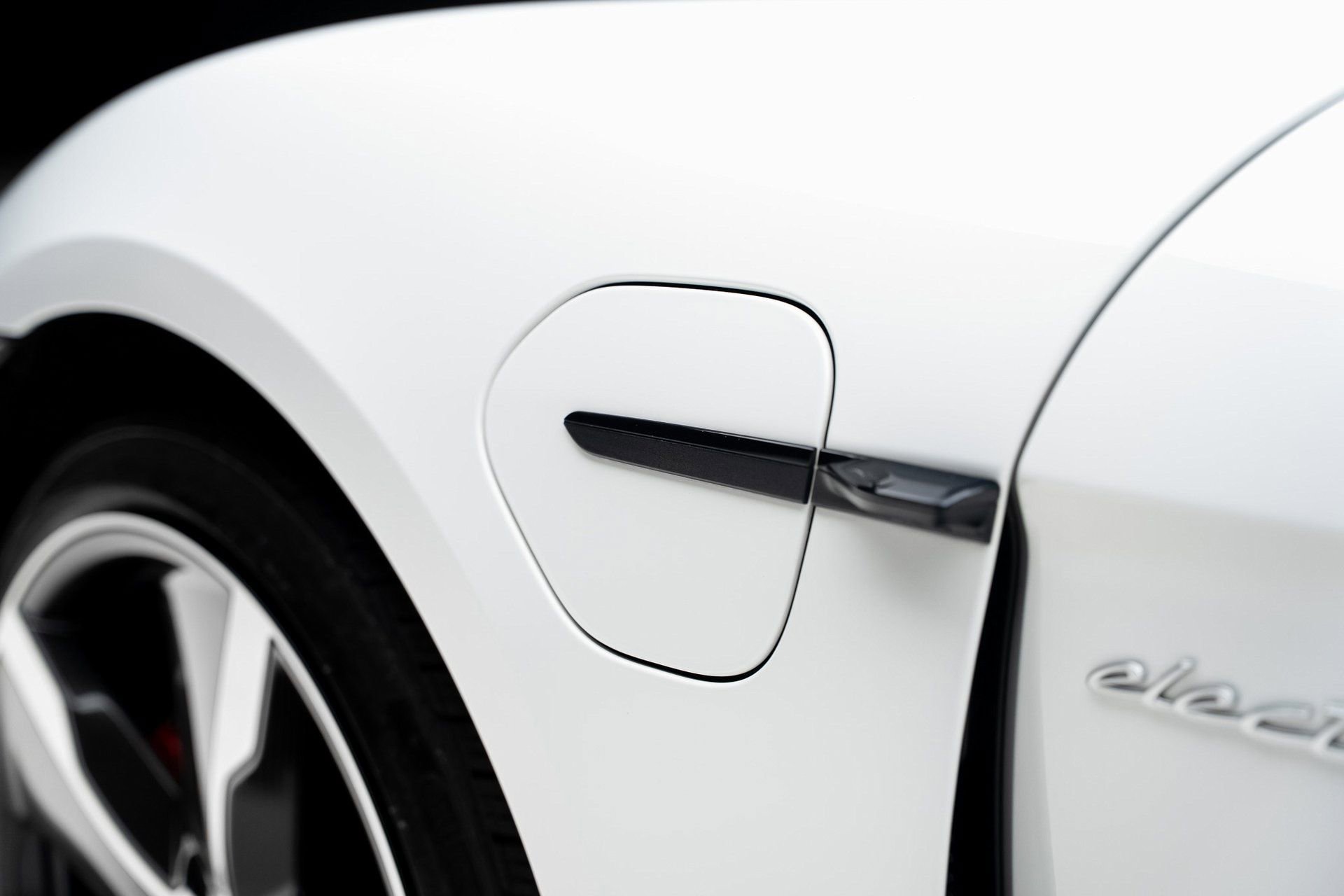 Used 2022 Porsche Taycan image 22